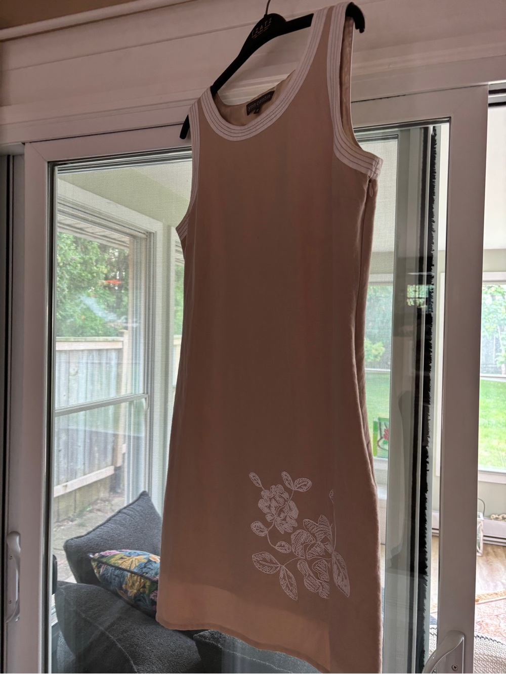 Jackie-O Style Floral Accent Tank Dress : So chic!
